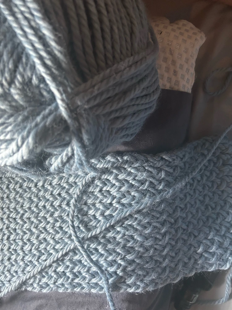 I’m currently knitting a scarf for winter ❄️