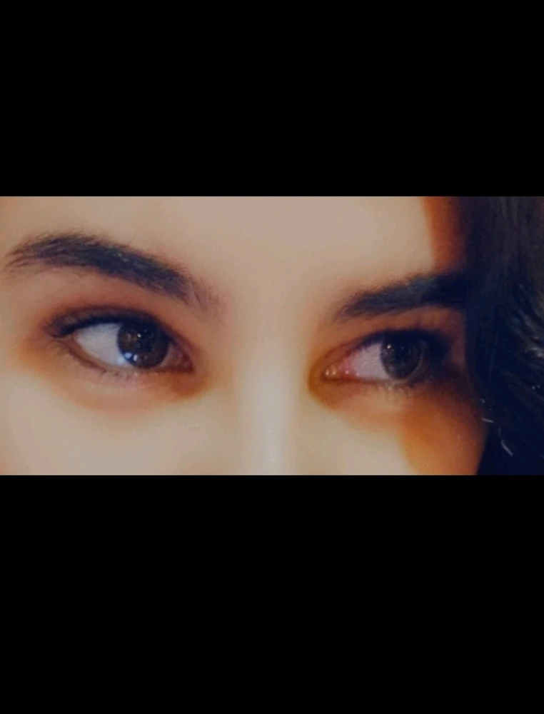 GIF tso los ntawm Ioanna