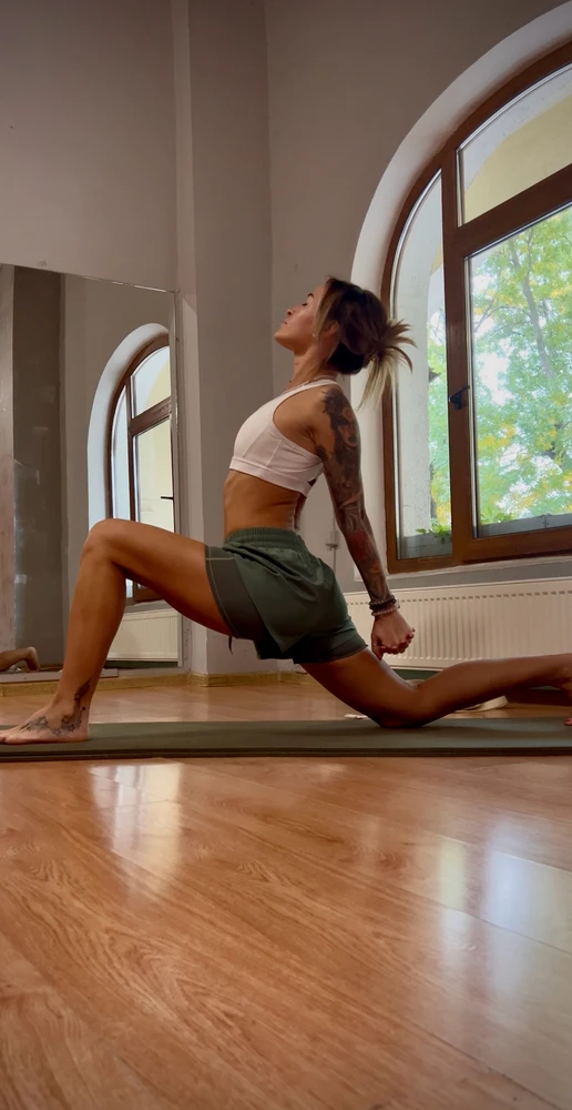 Гіфку завантажив Inna