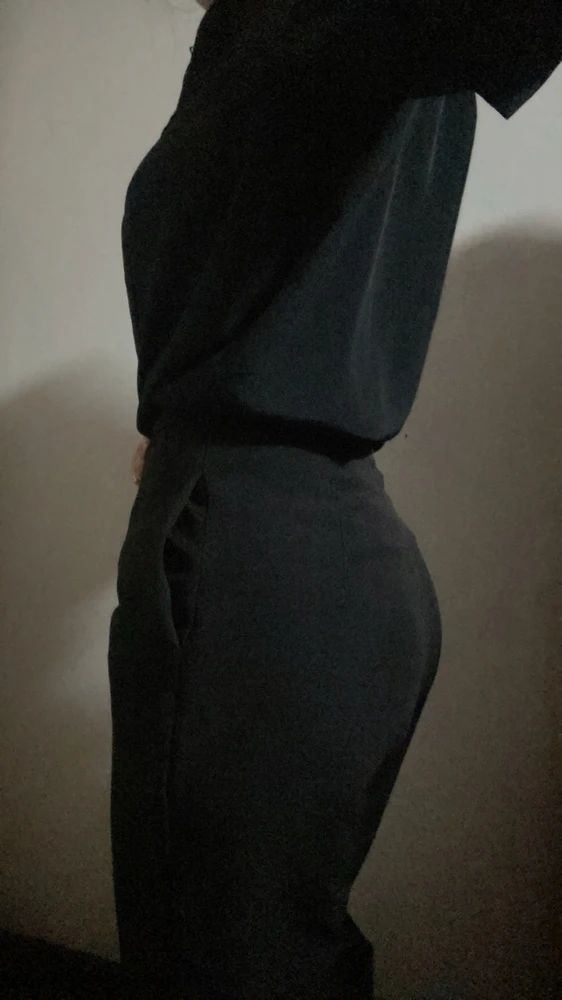 A woman in black ๐ฉ๐โโฌ๐คตโโ๏ธ๐๐ป