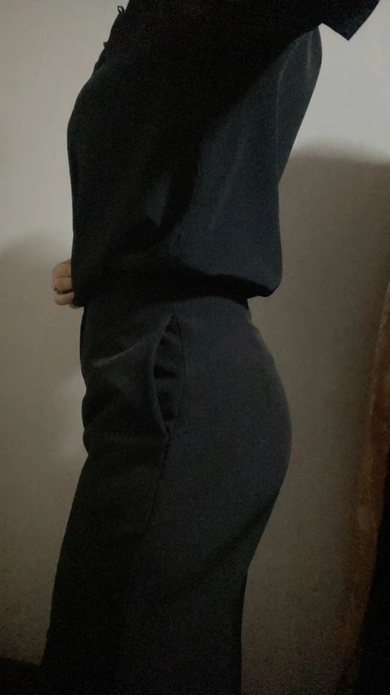 A woman in black ๐ฉ๐โโฌ๐คตโโ๏ธ๐๐ป