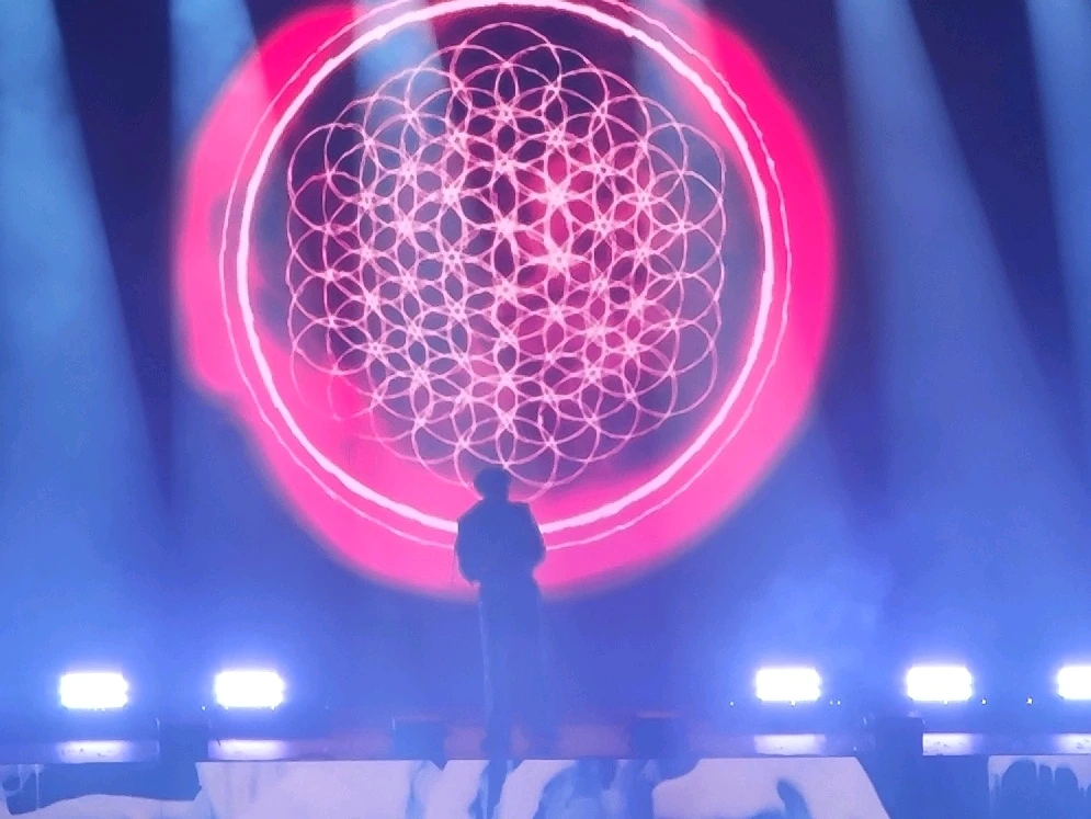 GIF uploaded by Dominique