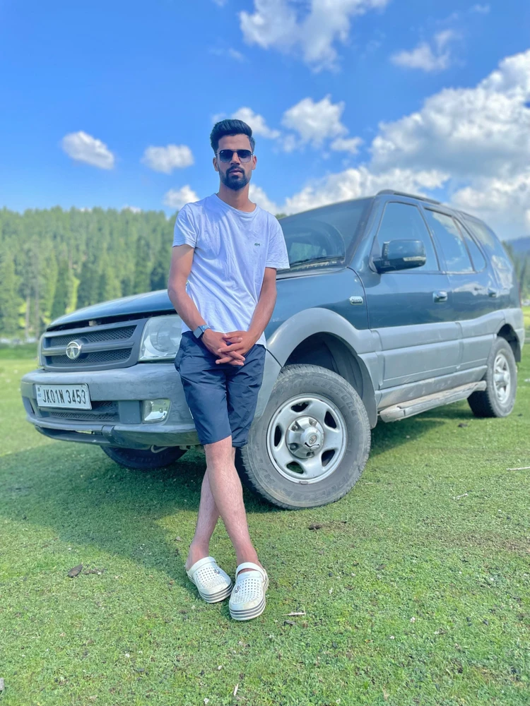 GIF uploaded by Sameer Ahmad