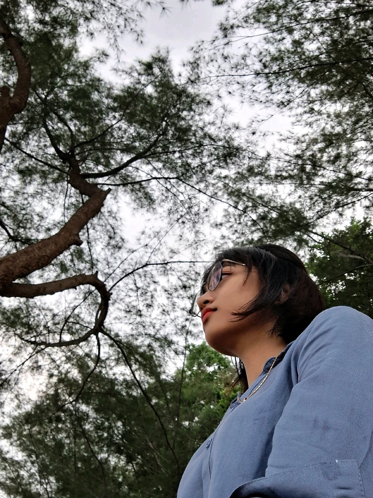 GIF diunggah oleh Nana