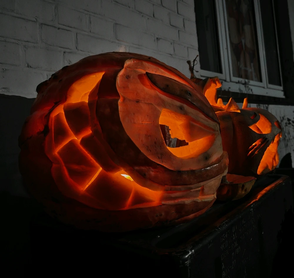 Group of carved Pumpkins sideview