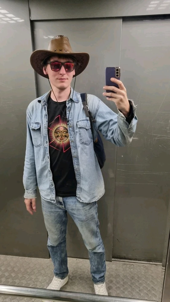 GIF загрузил Кирилл