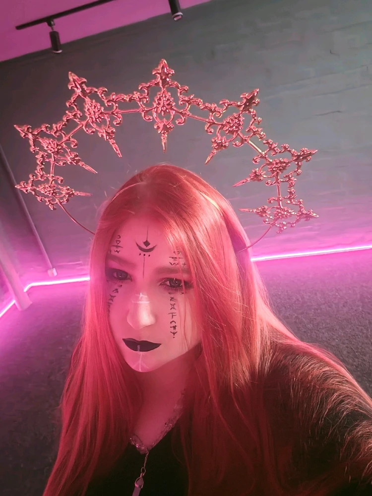 Гіфку завантажив Деметрія