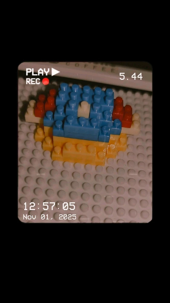 GIF diunggah oleh 𝚅𝙴𝙻𝙾𝚄𝚁𝙸𝚇