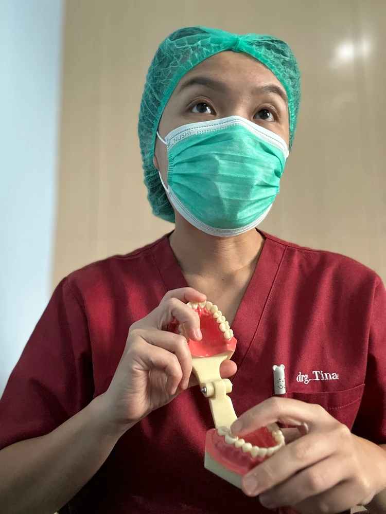 Ladies & gentleman,
Be careful who you marry
Their cavities are contagious.
Thank me later π€
- Your dentist