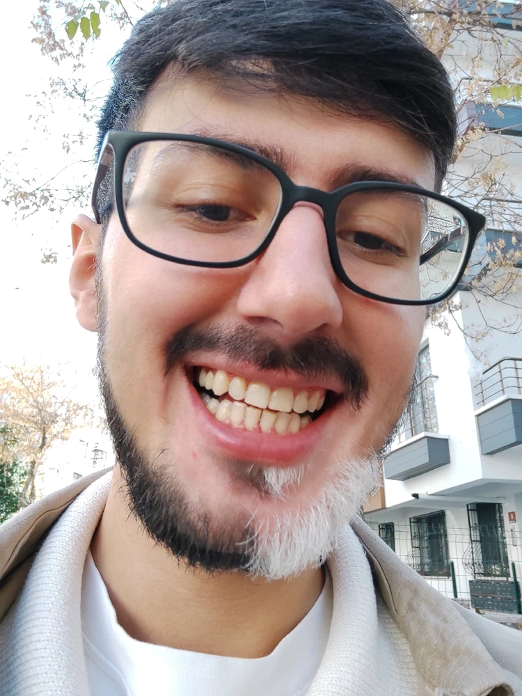 Hakan tarafından yüklenen GIF