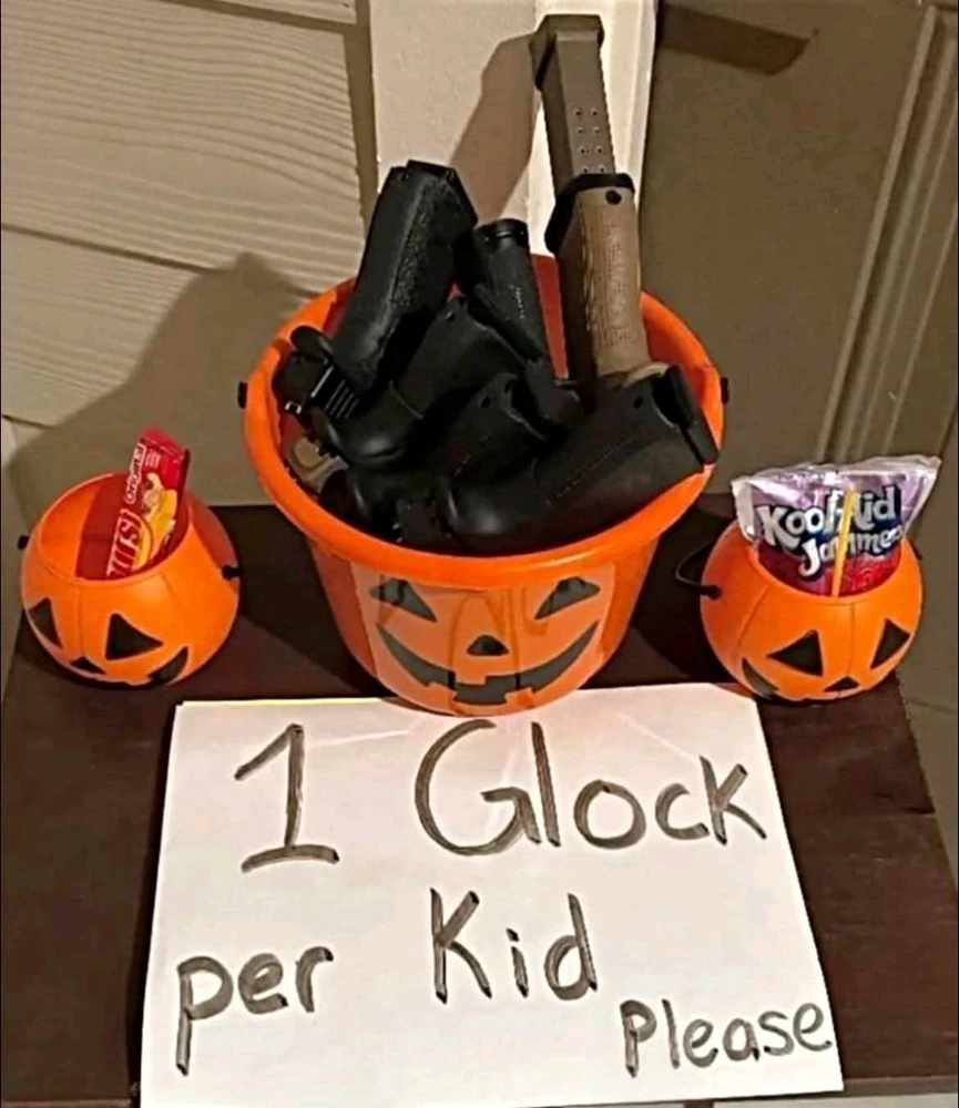 Took my nephew trick or treating on the  Eastside last night.🤦🏽‍♂️