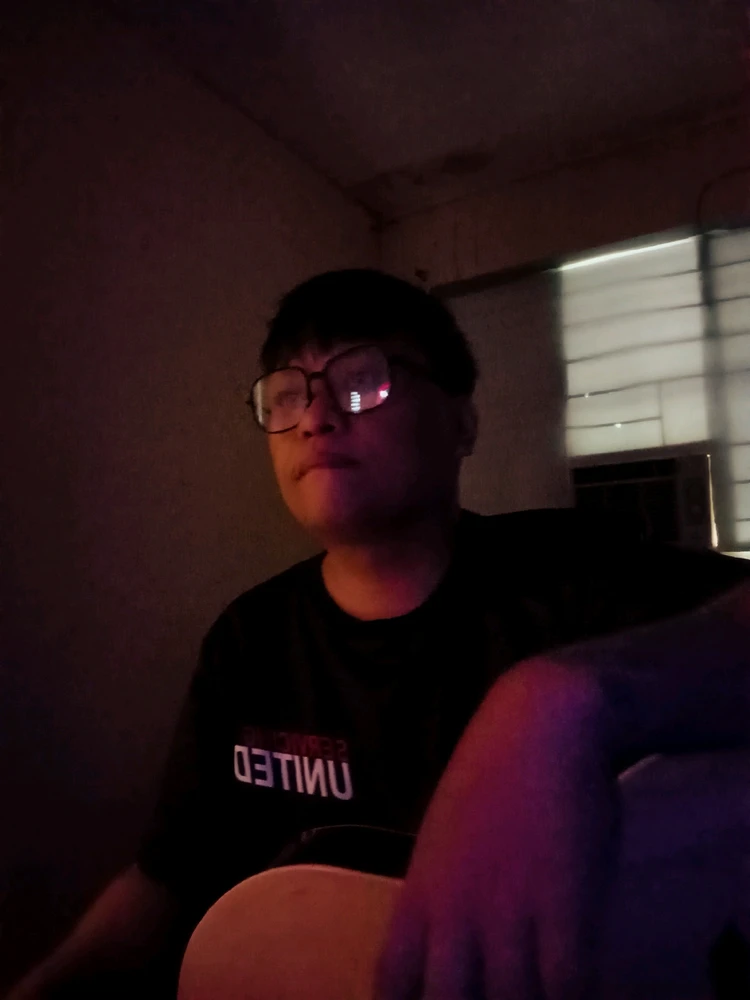 GIF na in-upload ni Jay