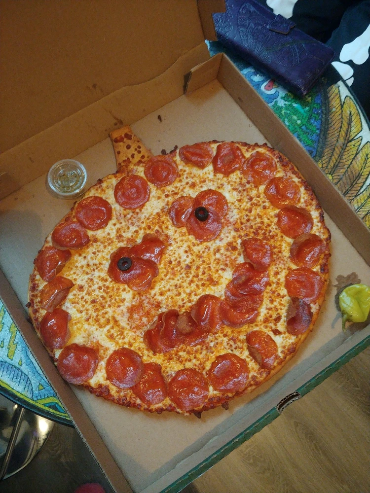 Jack O'Lantern pizza