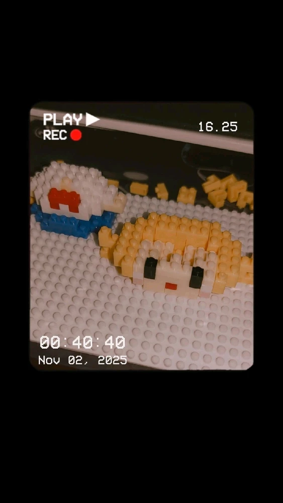 GIF diunggah oleh 𝚅𝙴𝙻𝙾𝚄𝚁𝙸𝚇