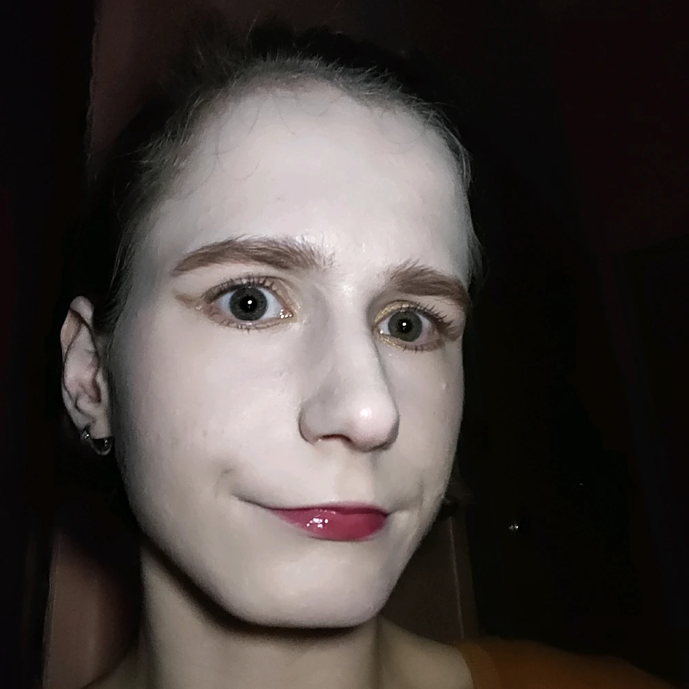 GIF tso los ntawm Sofija