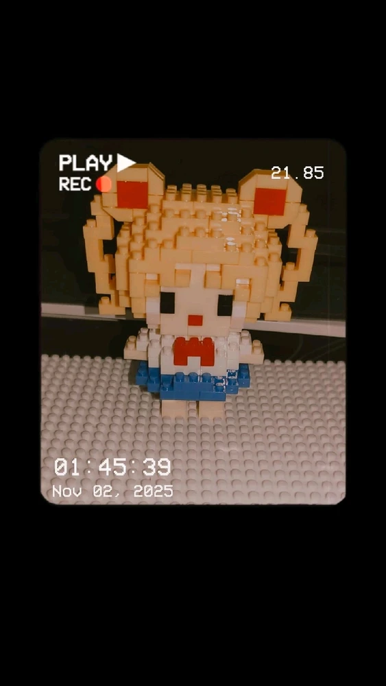 GIF diunggah oleh 𝚅𝙴𝙻𝙾𝚄𝚁𝙸𝚇