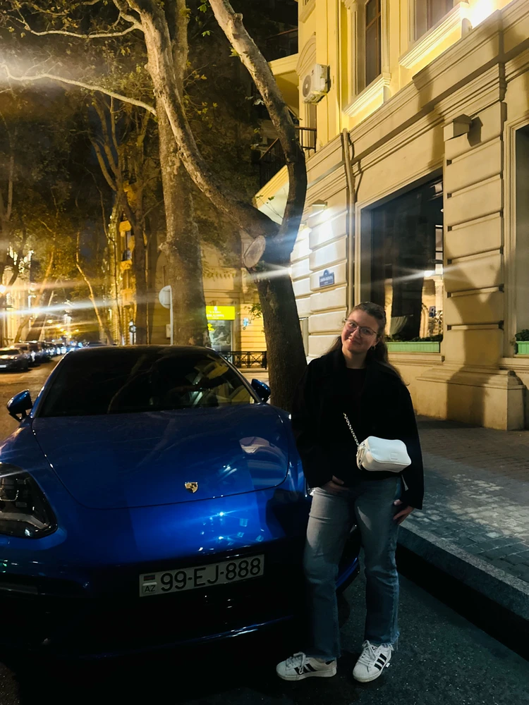 Bu seni hiç alakadar etmez tarafından yüklenen GIF