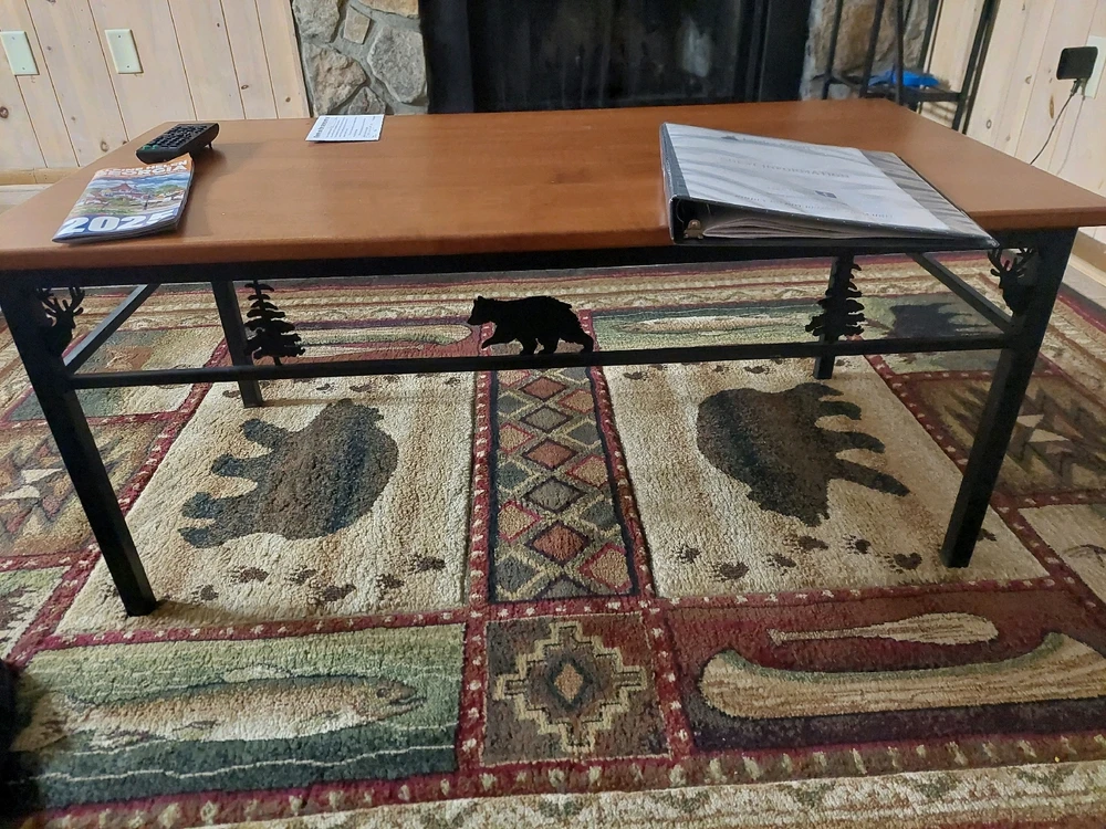 Love the carpet the in this home 😁🏡