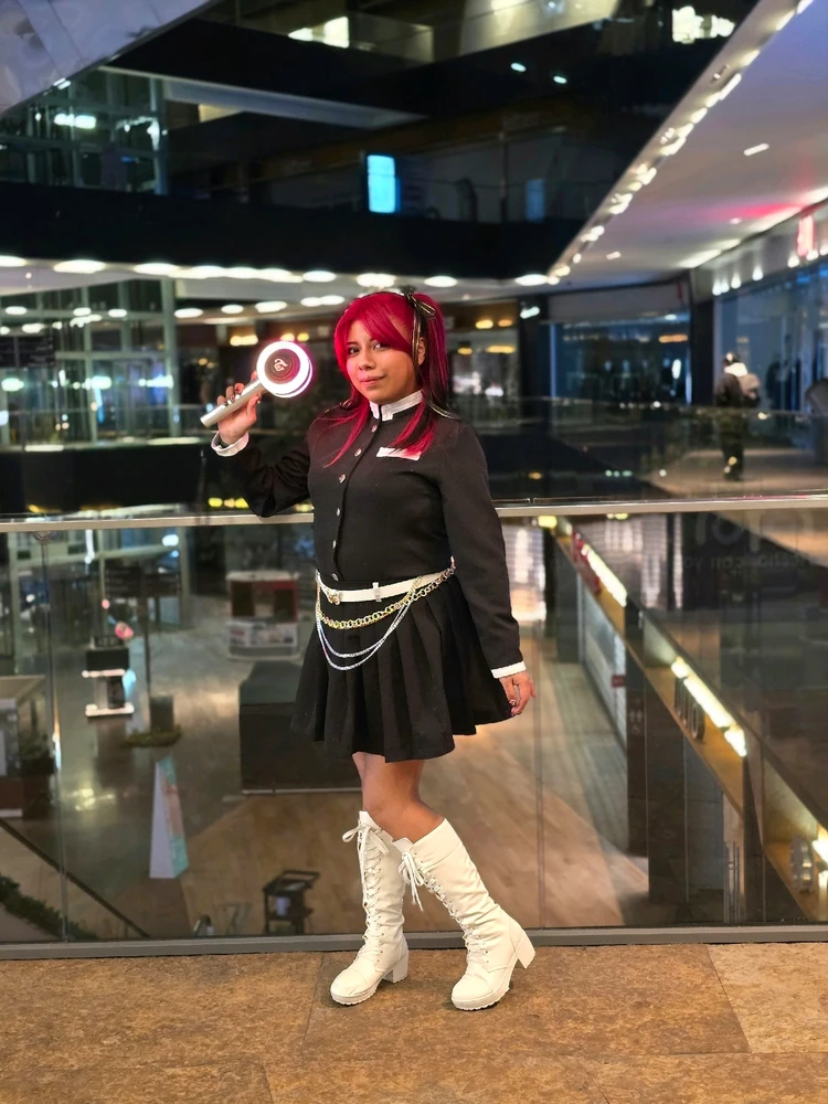 Para que escoger entre una cazadora de demonios Coreana o Japonesa cuando puedes ser ambas?