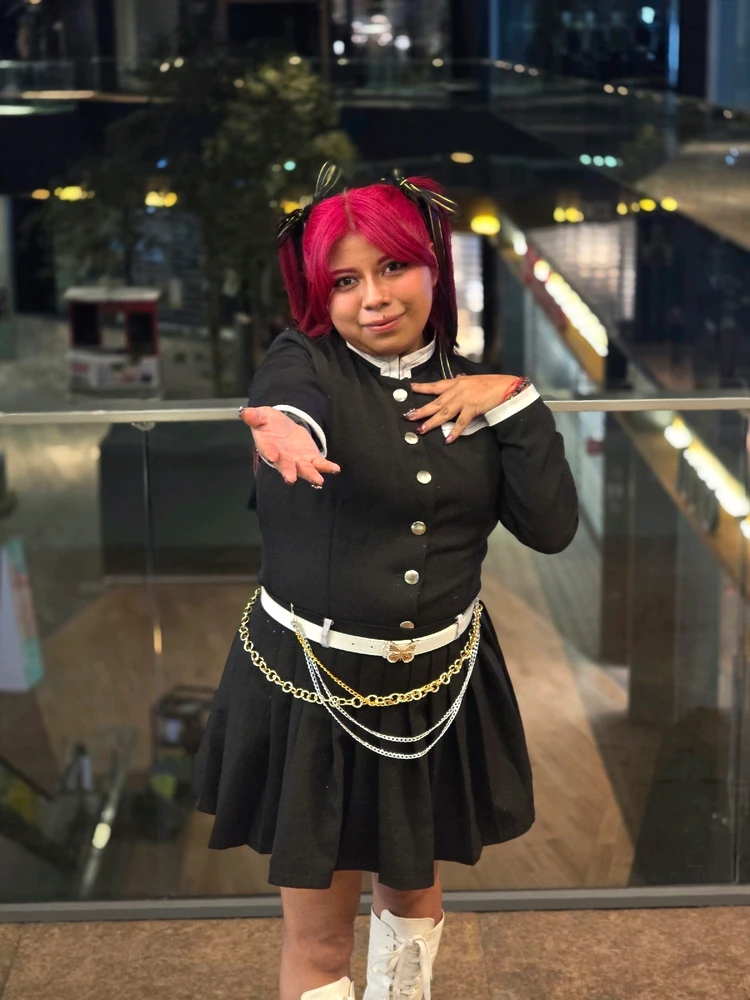 Para que escoger entre una cazadora de demonios Coreana o Japonesa cuando puedes ser ambas?