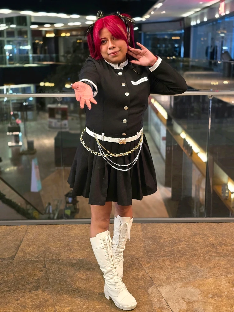 Para que escoger entre una cazadora de demonios Coreana o Japonesa cuando puedes ser ambas?