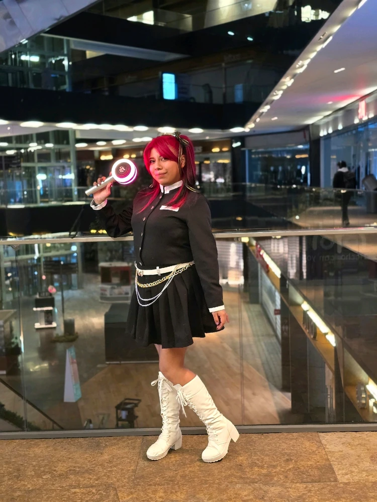 Para que escoger entre una cazadora de demonios Coreana o Japonesa cuando puedes ser ambas?