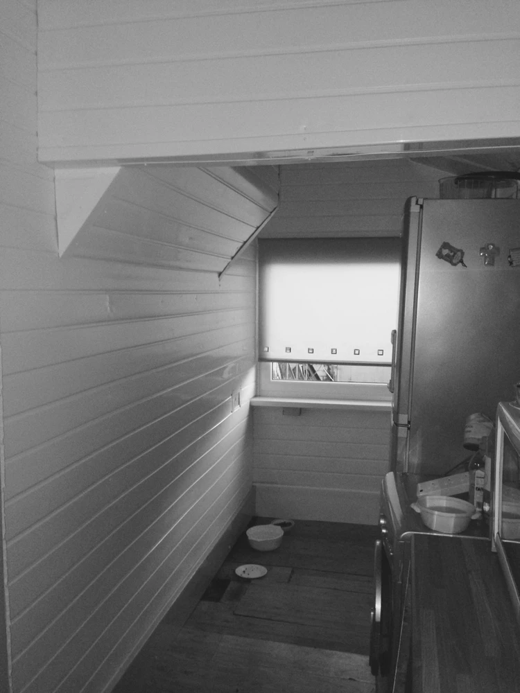Cladding half the side the kitchen 