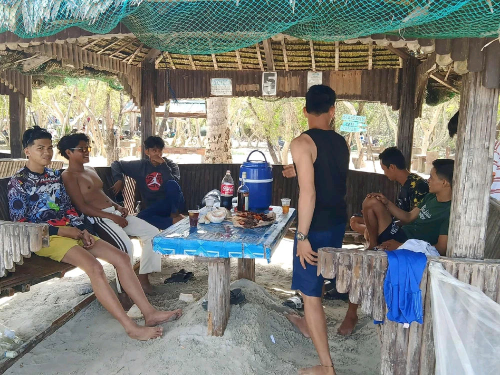 Reunited family again!😊❤️