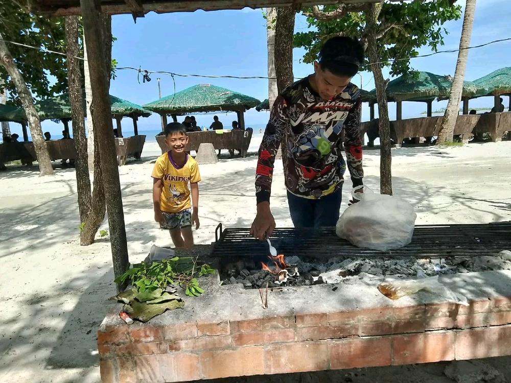 Reunited family again!😊❤️