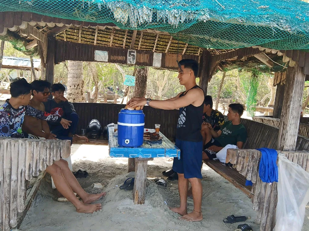 Reunited family again!😊❤️