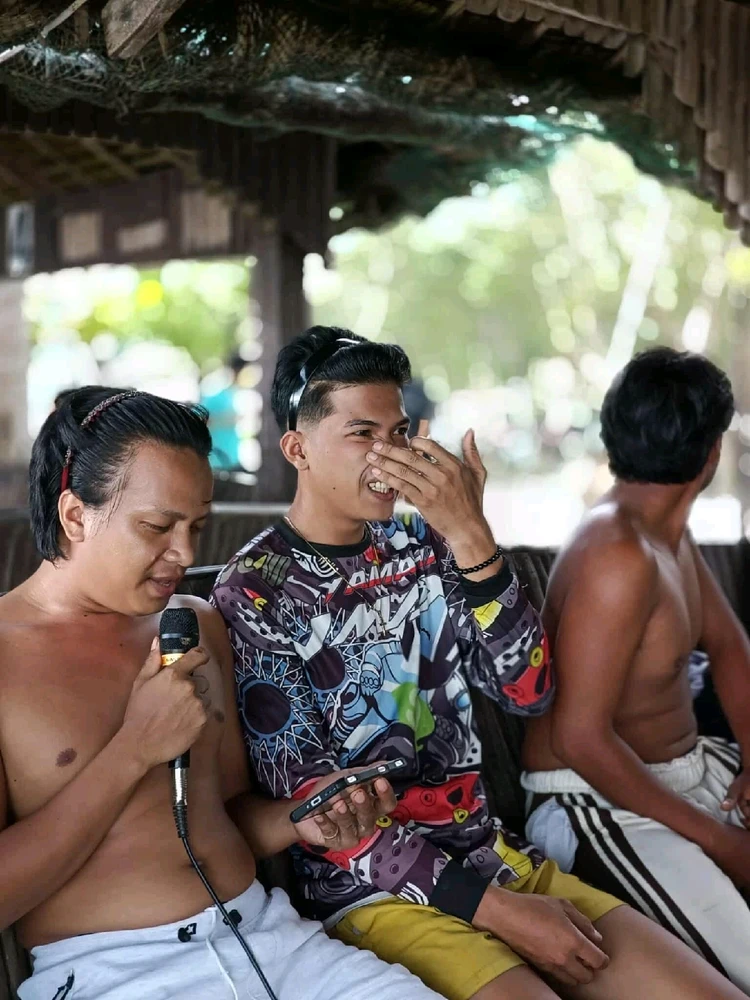 Reunited family again!😊❤️