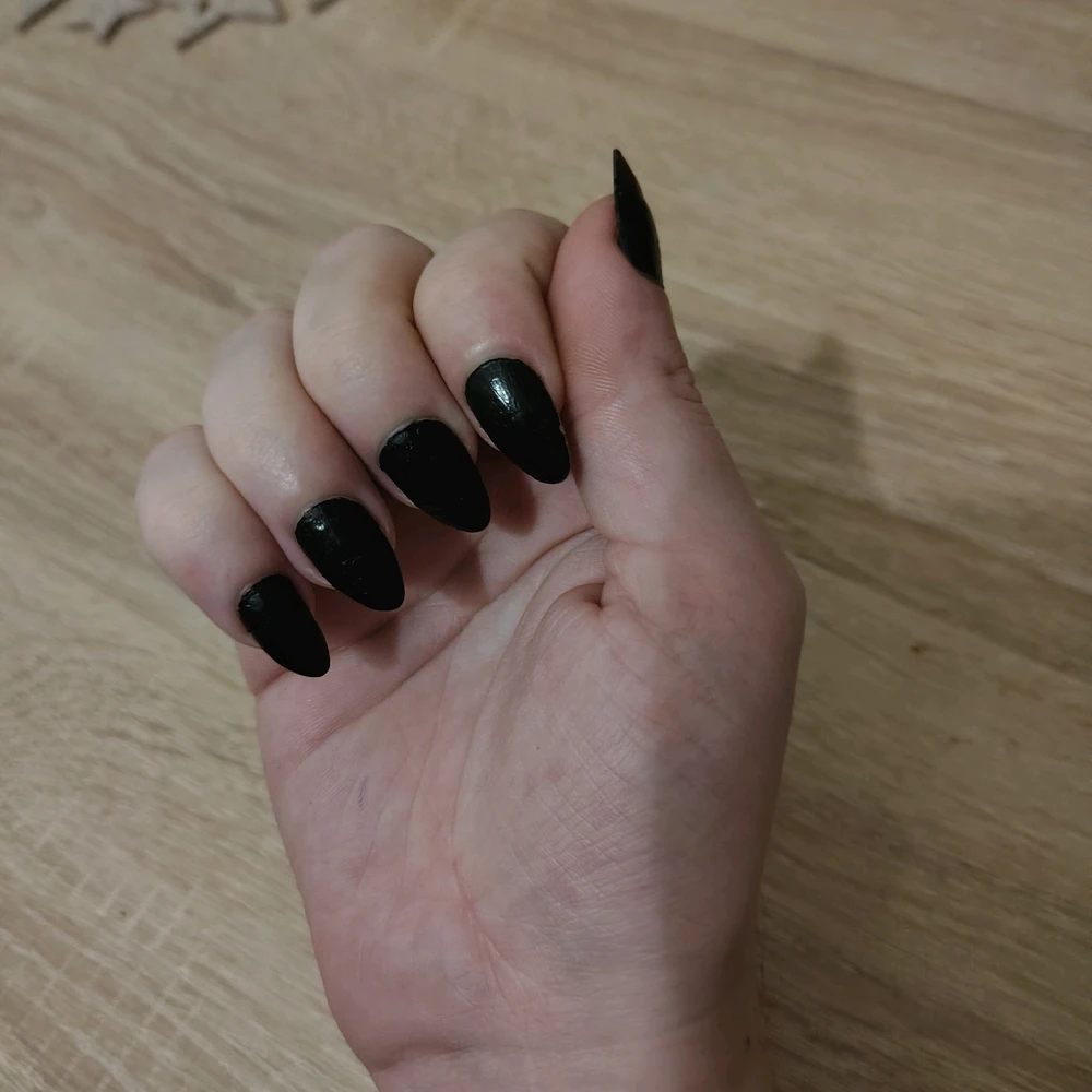 Claws from darkness