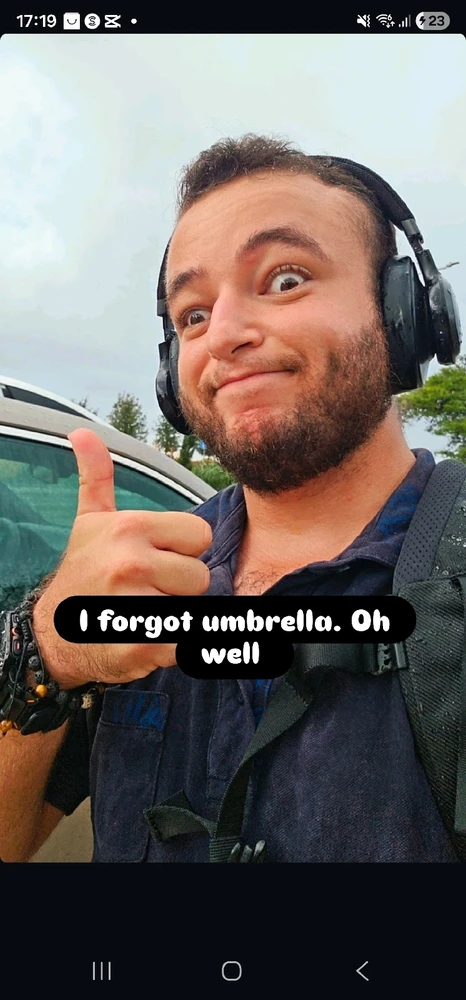 GIF gi-upload ni David hili
