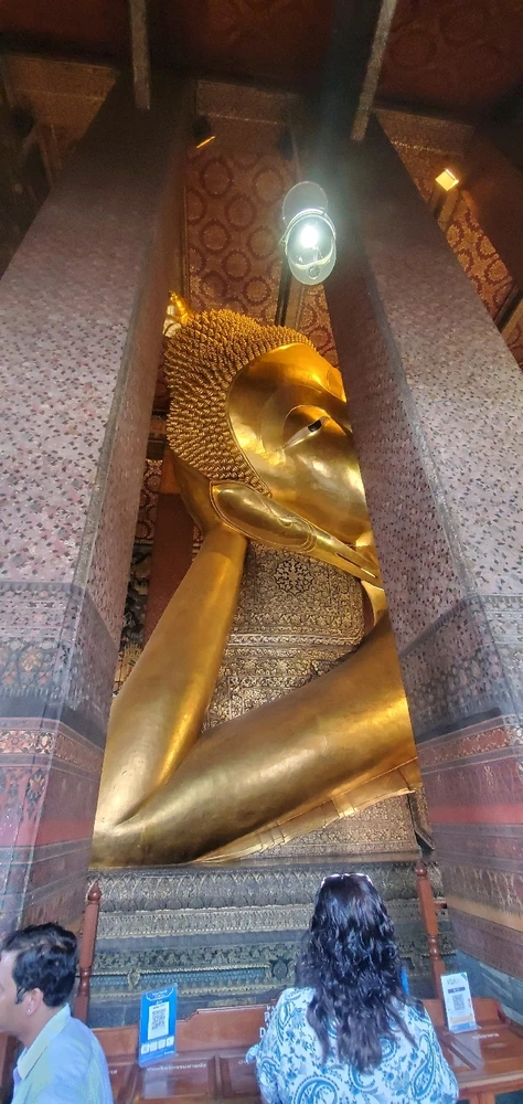 Reclining Buddha at Wat Pho Temple in Thailand 🇹🇭 