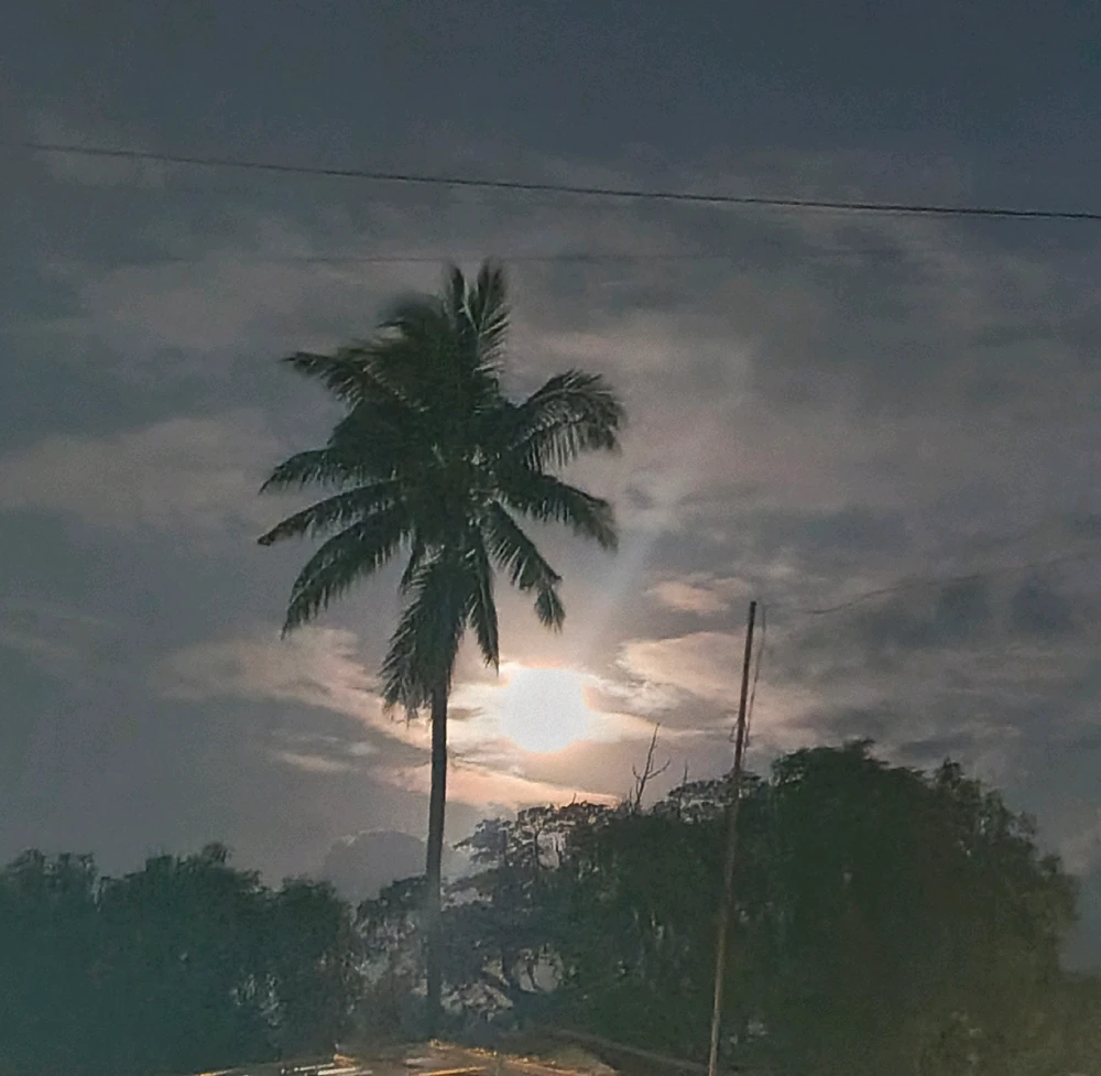 Fullmoon after storm