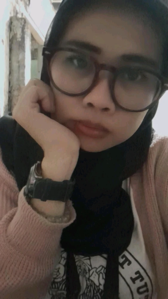 GIF diunggah oleh Achie