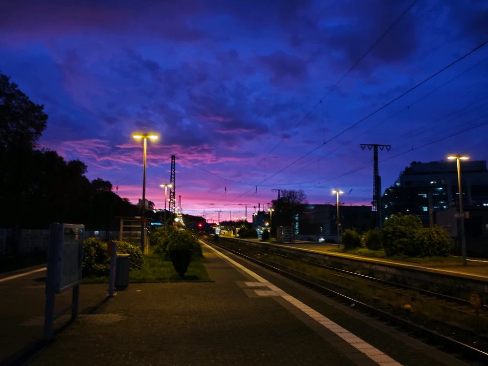 Auf zur Arbeit 🥲
Das beste morgens aufzustehen ist der Weg zur Arbeit
Kaum etwas motiviert einen mehr als der Sonnenaufgang 🥰
Na gut ein gutes Spiel gut zocken
Oder auszuschlafen ist auch sehr motivierend aber man kann nicht alles haben
Was motiviert auch am meisten ?