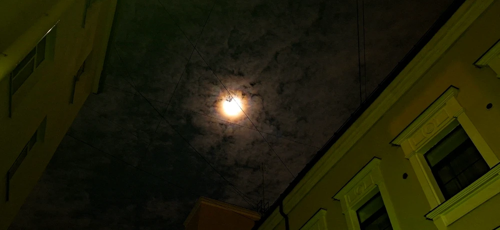 The moon is crazy tonight