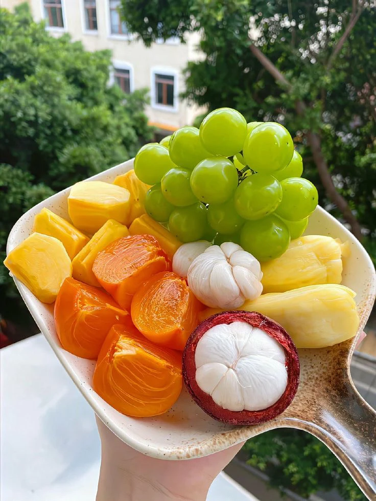 GIF uploaded by Melyn J.