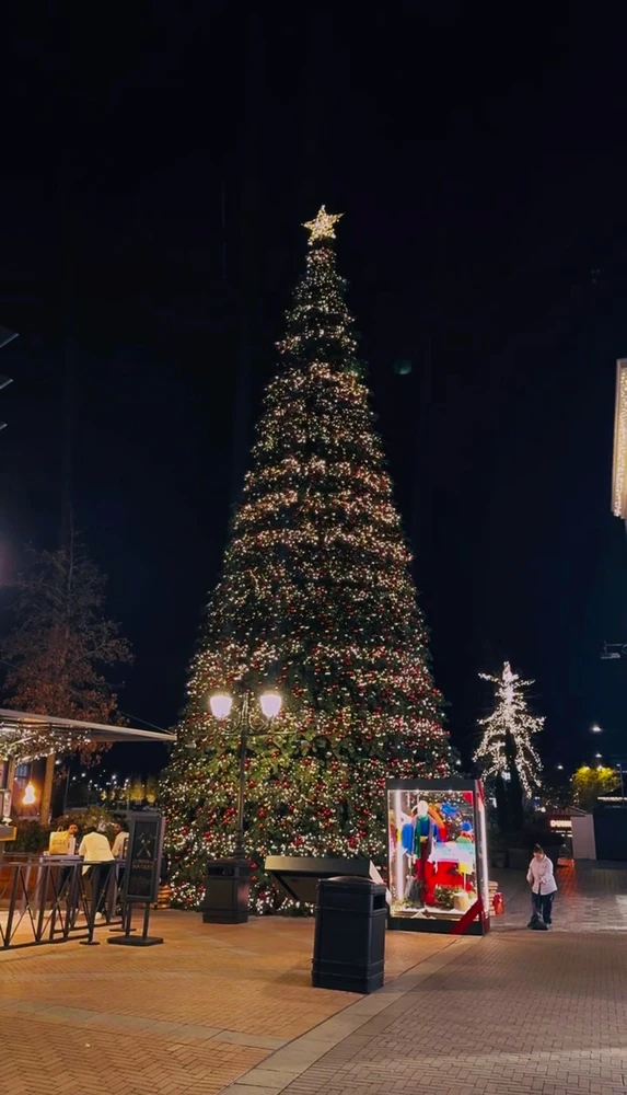 GIF uploaded by APØLLYØN