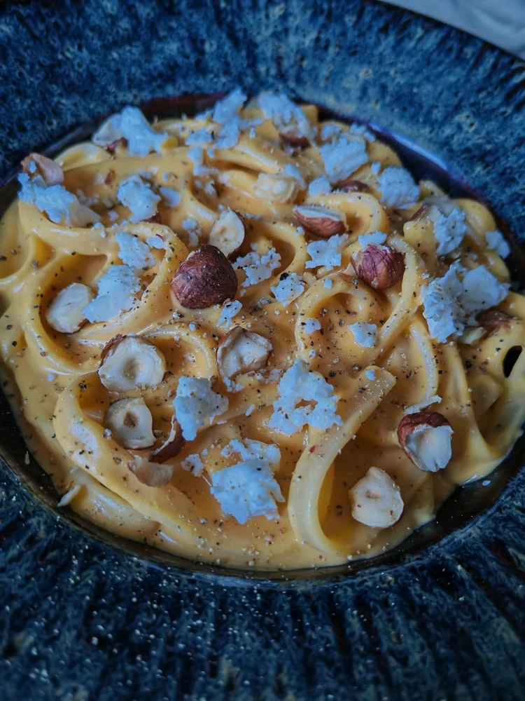 Tagliatelle à la crème de Butternut, noisette et fêta