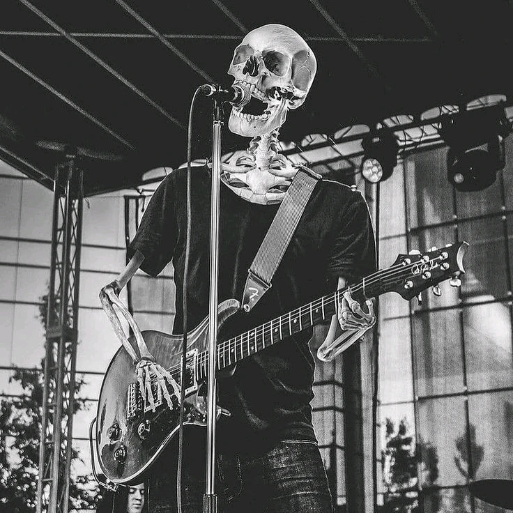 Join me and let's create a new badazz band together. 💀🌹🎸