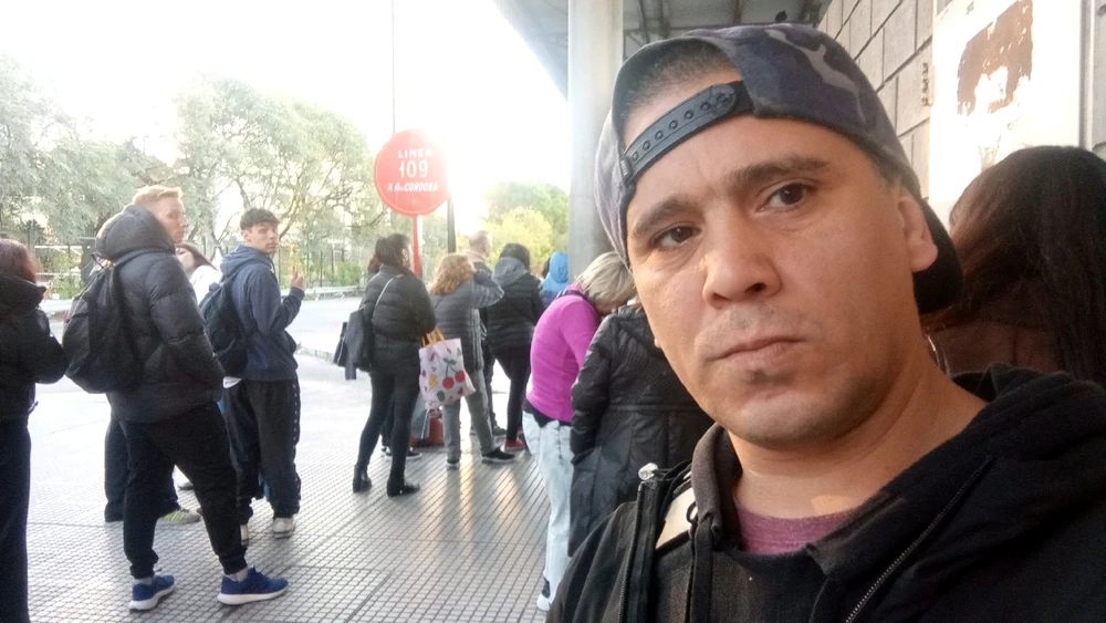 La fila del bondi es un bodrio