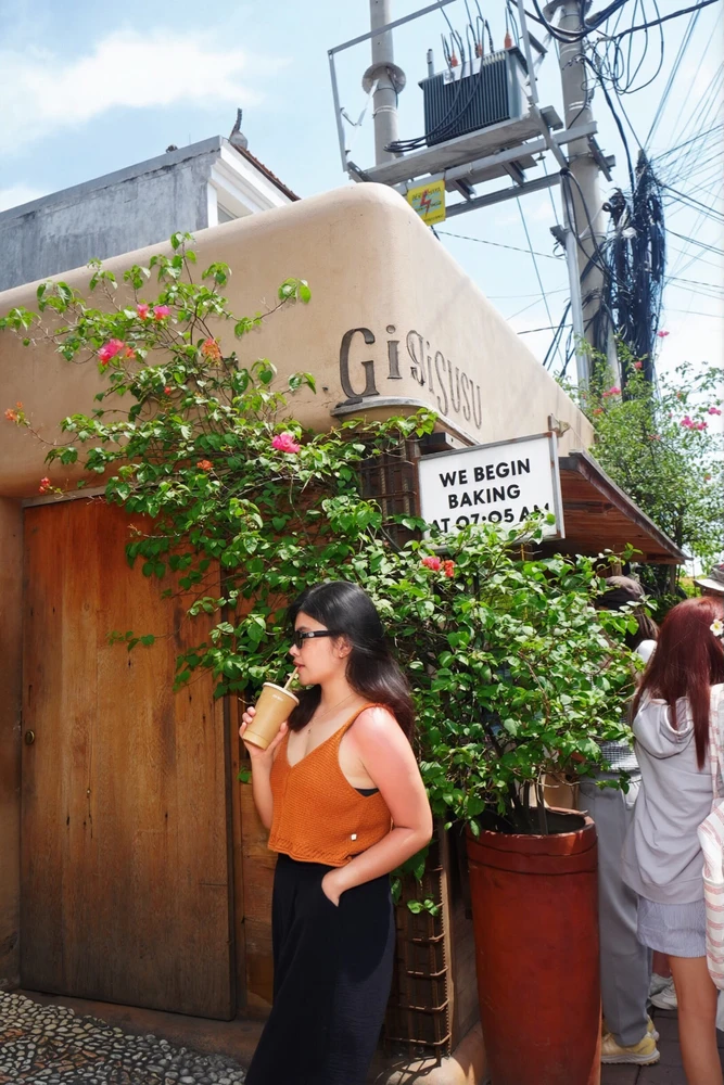 GIF uploaded by Annabelle