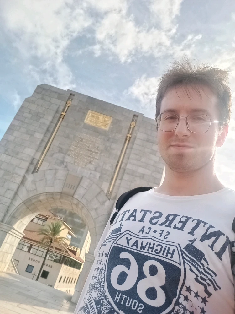 GIF uploaded by Héctor