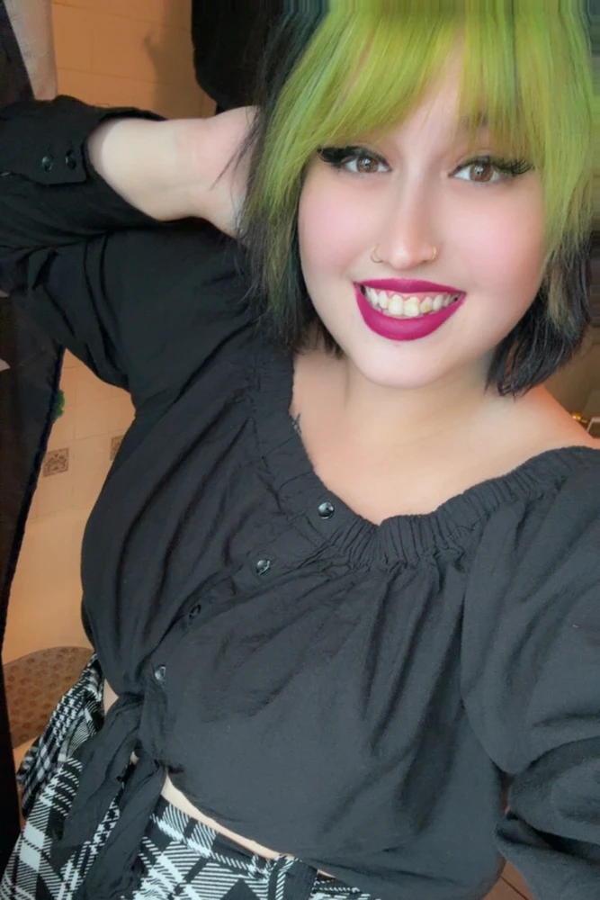 GIF tso los ntawm Sunny