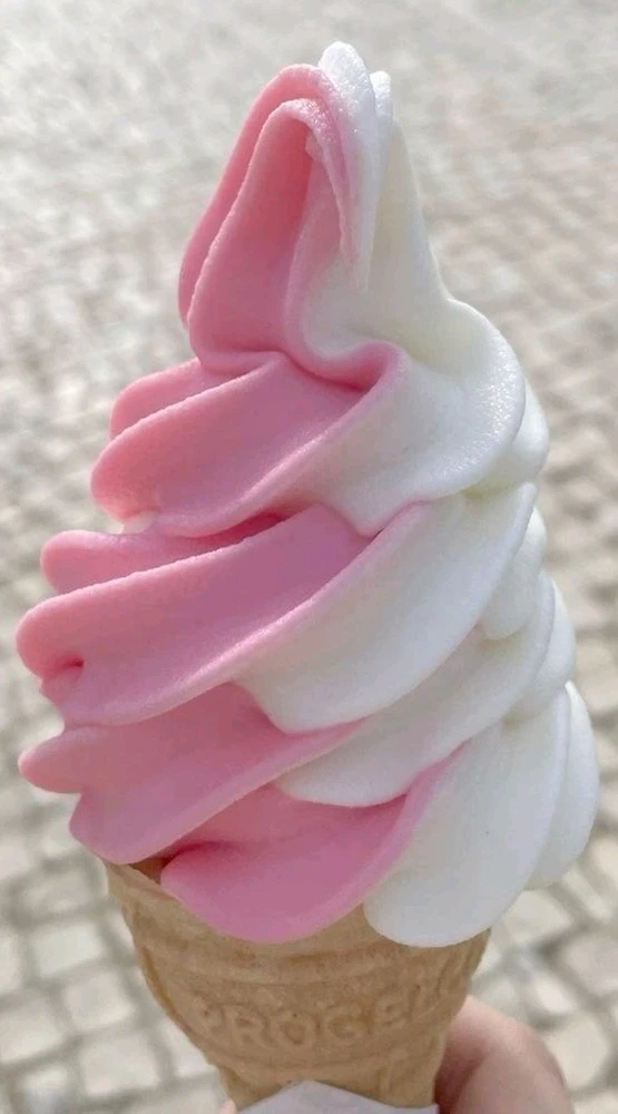 GIF uploaded by 𝑨𝒏𝒆𝒆𝒍..