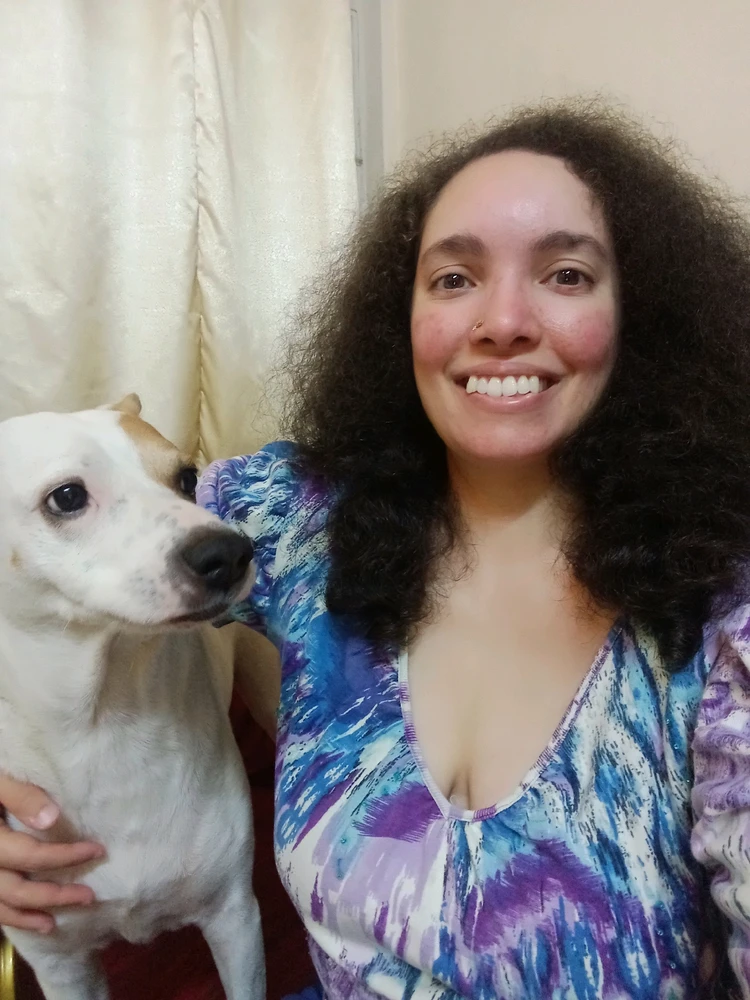 He's trying to run away from Paparazzi 🤣🤣🤣🐶📸