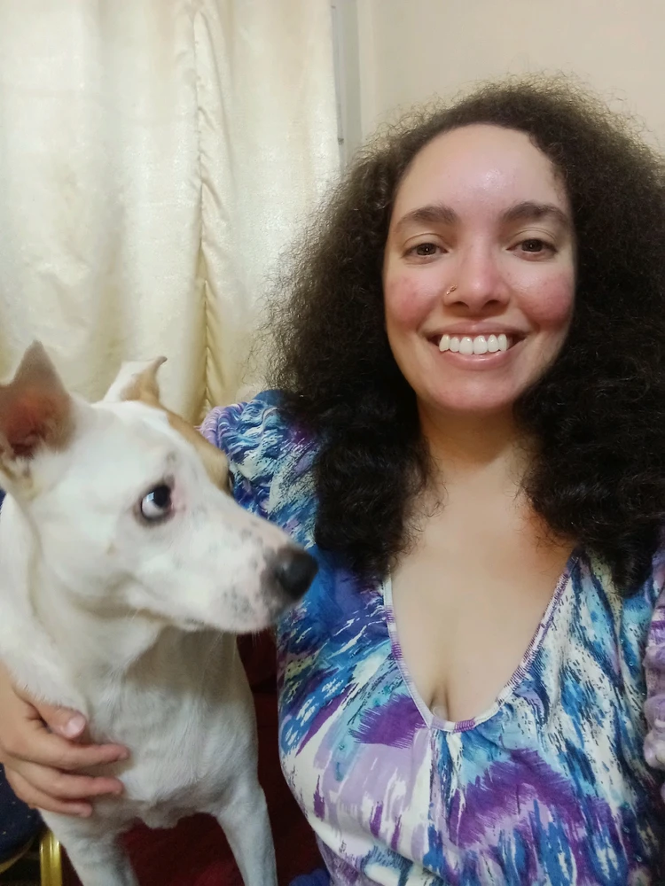 He's trying to run away from Paparazzi 🤣🤣🤣🐶📸