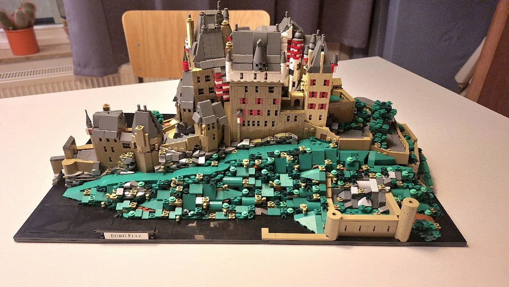 Klemmbaustein-Set Burg Eltz, fertig, Rückansicht